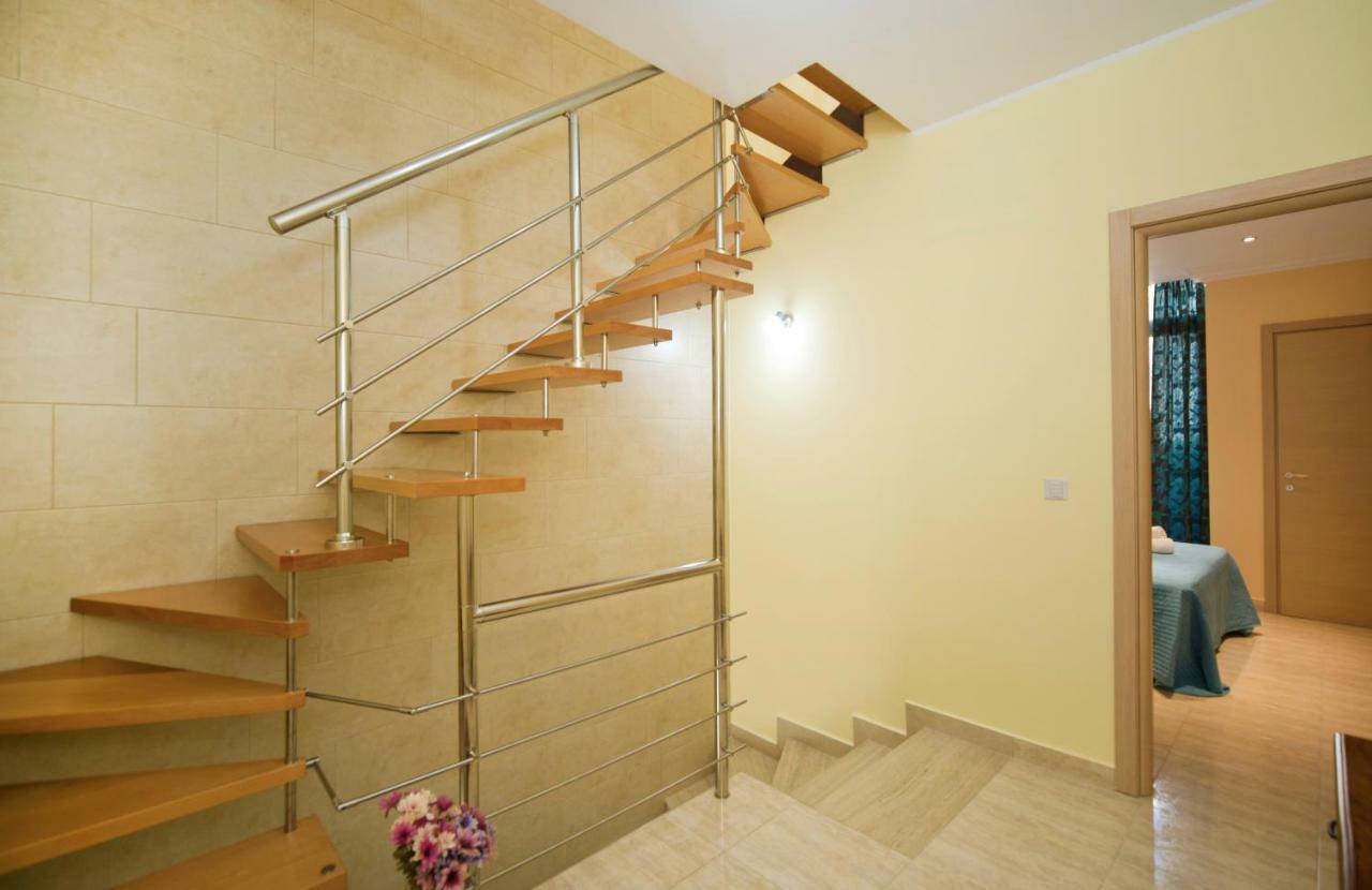 Sliema Duplex 1 Bedroom Apartment With 2 Bathrooms- Sleep 4 Exteriér fotografie
